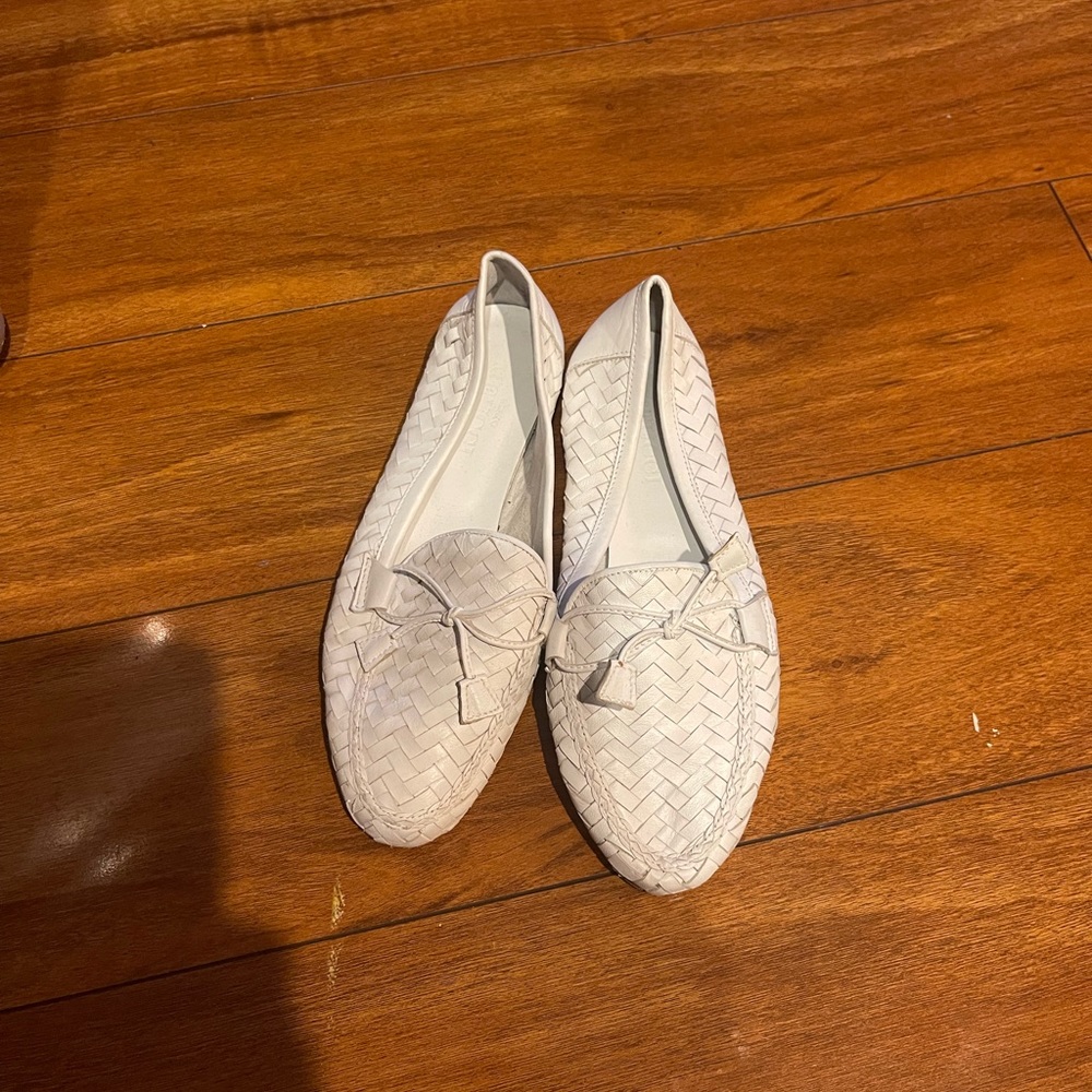 Sesto Meucci White Flats. Size 6